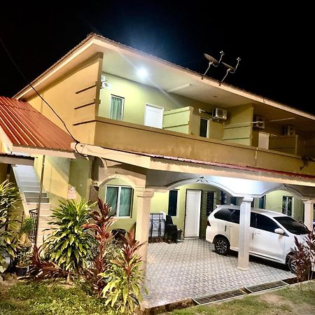 Maze Roomstay Langkawi Pantai Cenang  Bagian luar foto