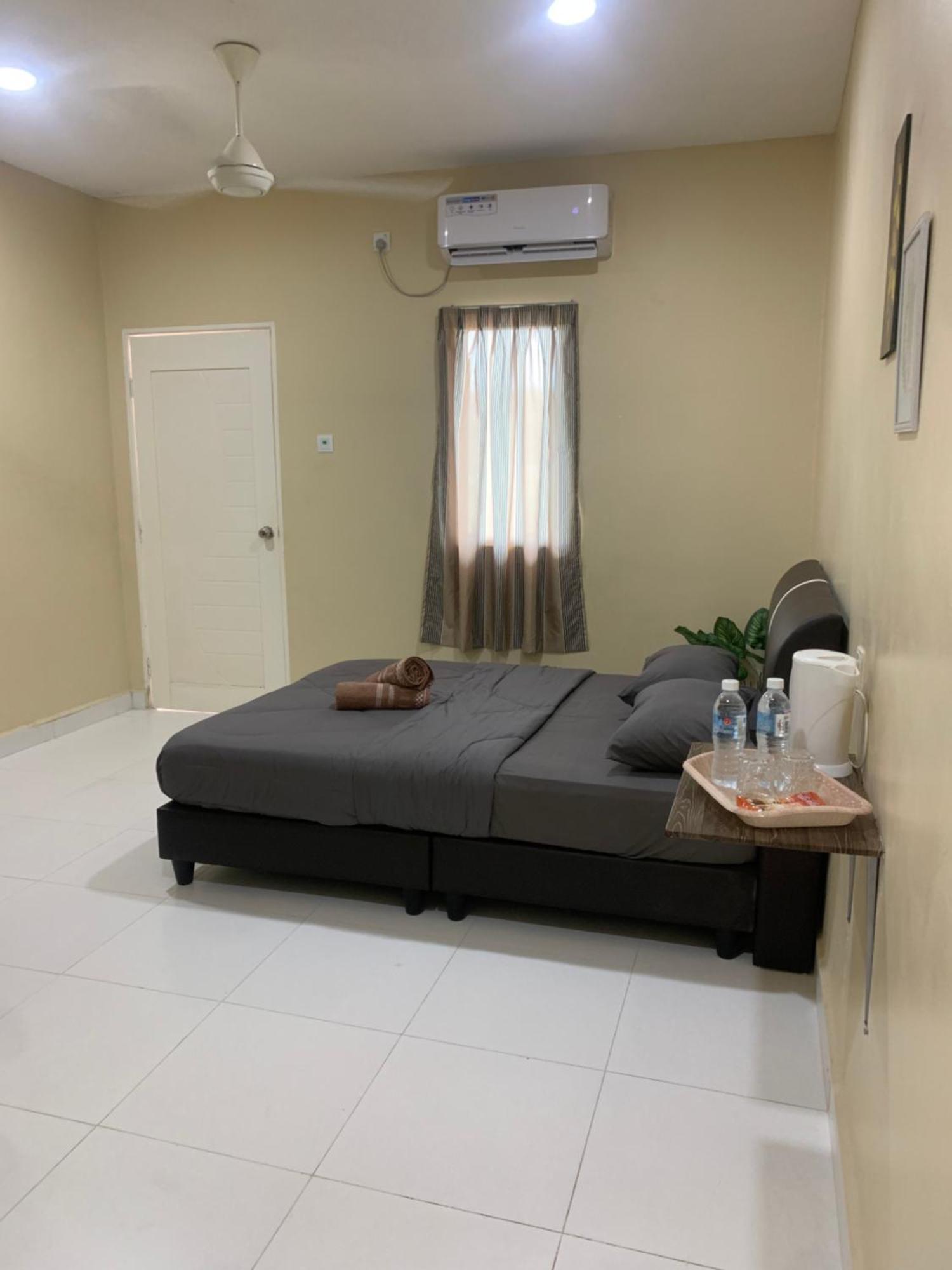 Maze Roomstay Langkawi Pantai Cenang  Bagian luar foto