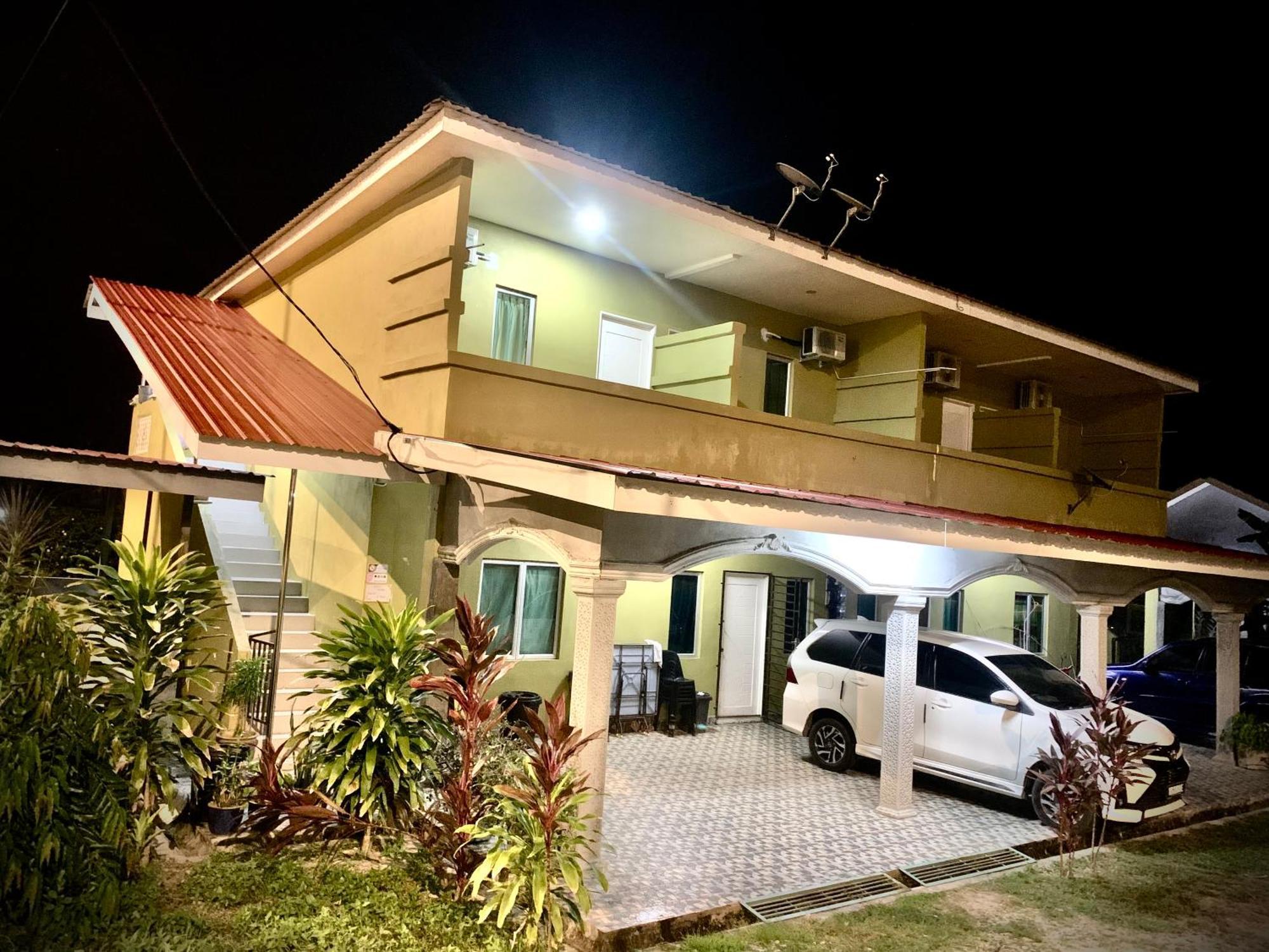 Maze Roomstay Langkawi Pantai Cenang  Bagian luar foto